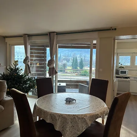 Le Au Bord Du 热拉梅