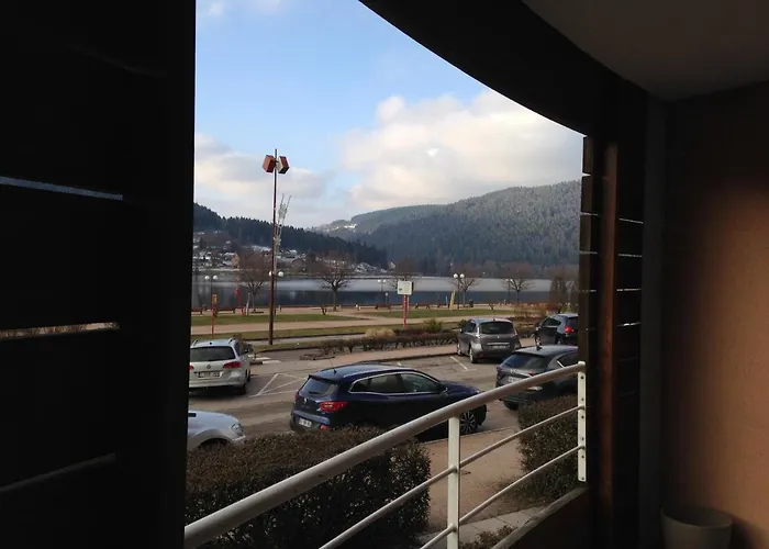 Le Au Bord Du * 热拉梅