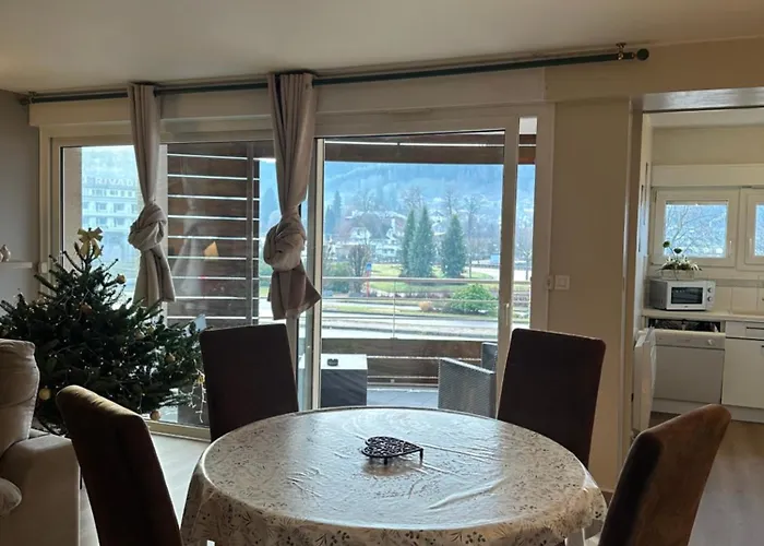 Le Au Bord Du 热拉梅